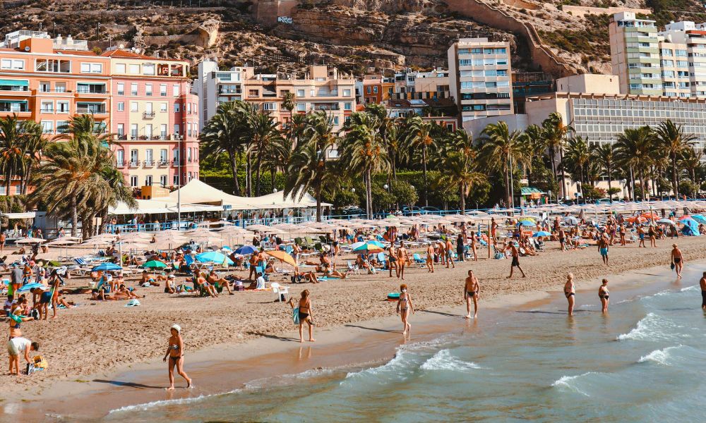 Городской пляж Постигет в Аликанте